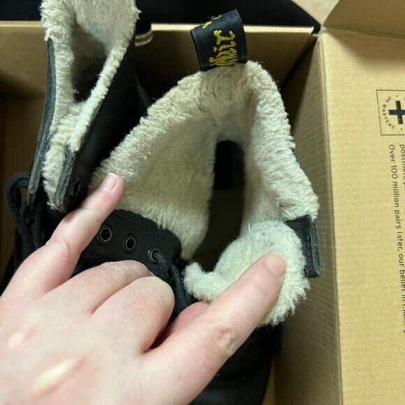 Dr Martin sheerling and leather women boots size 7 - Picture 3 of 9